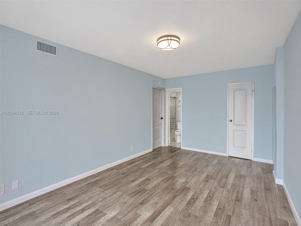 For Rent: $2,000 (2 beds, 2 baths, 1100 Square Feet)