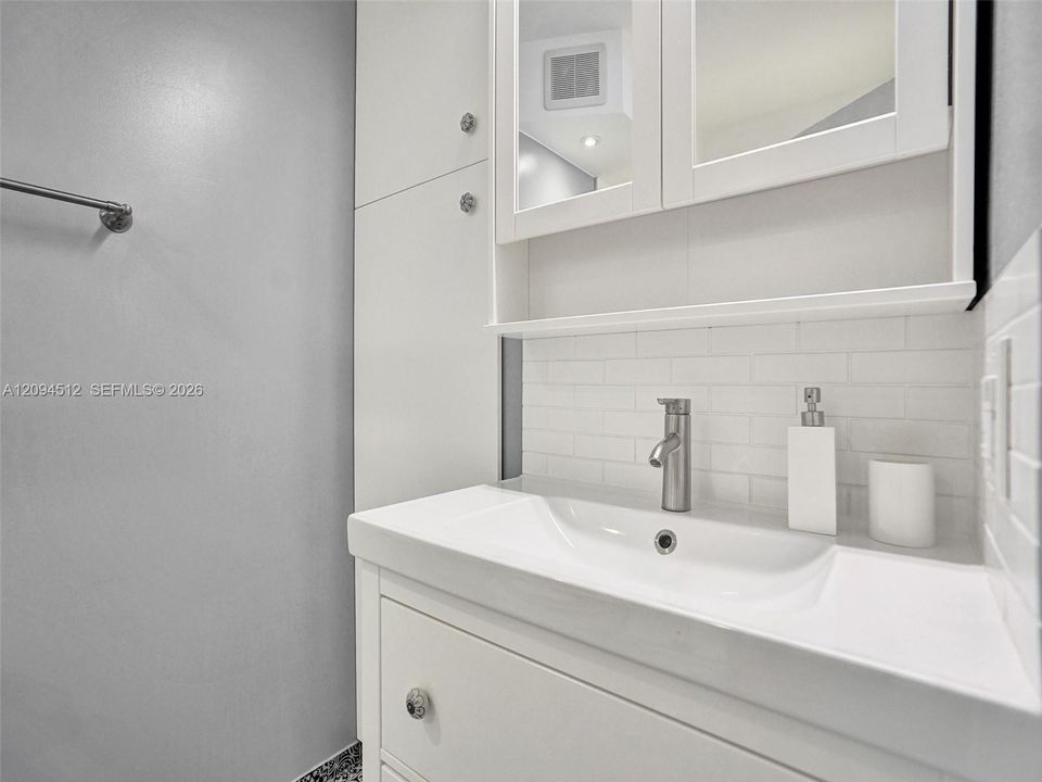 For Rent: $2,000 (2 beds, 2 baths, 1100 Square Feet)