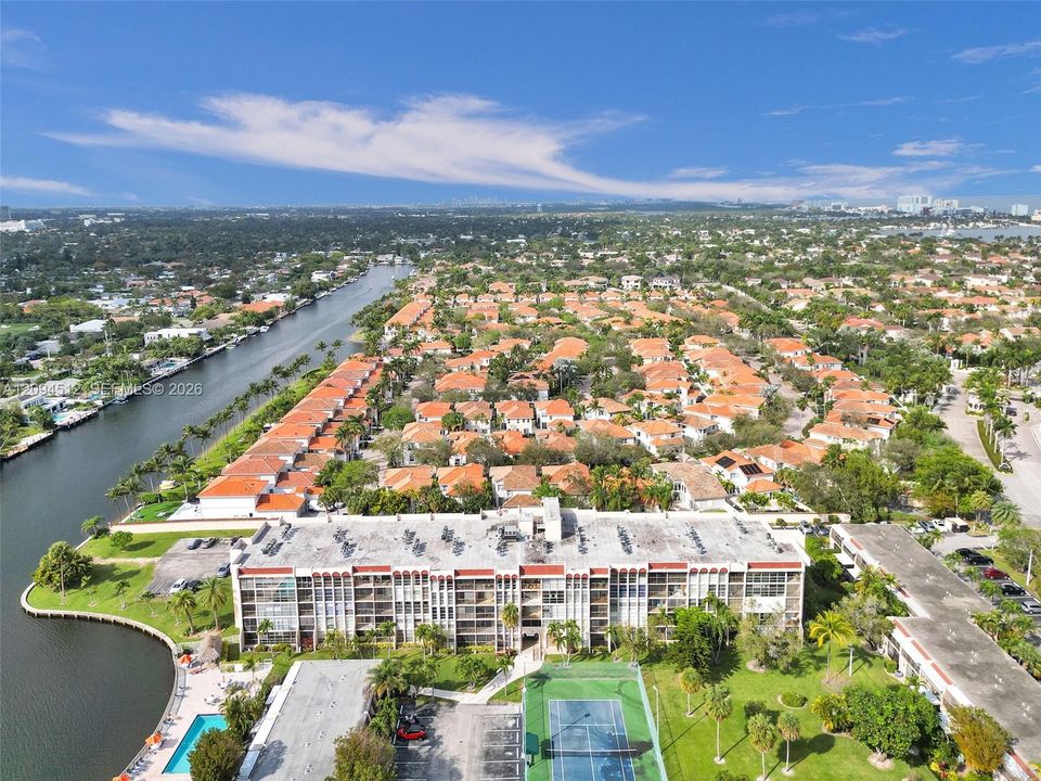 For Rent: $2,000 (2 beds, 2 baths, 1100 Square Feet)