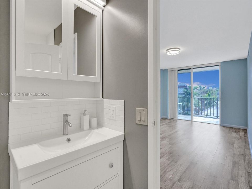 For Rent: $2,000 (2 beds, 2 baths, 1100 Square Feet)