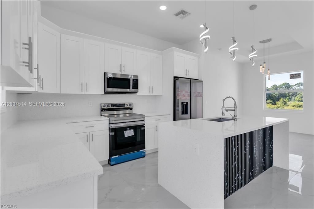 For Rent: $2,200 (3 beds, 2 baths, 0 Square Feet)