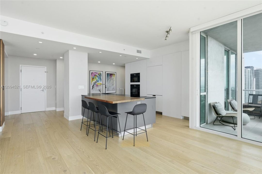 For Sale: $1,700,000 (3 beds, 3 baths, 1795 Square Feet)