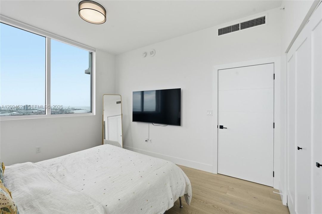 For Sale: $1,700,000 (3 beds, 3 baths, 1795 Square Feet)