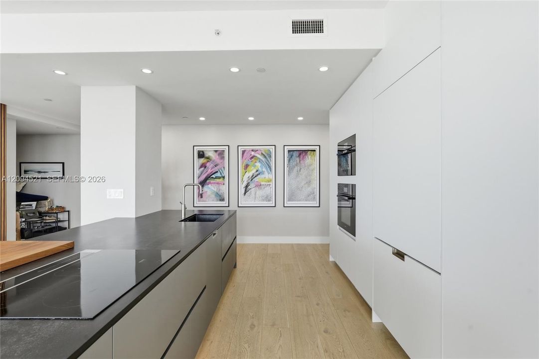 For Sale: $1,700,000 (3 beds, 3 baths, 1795 Square Feet)