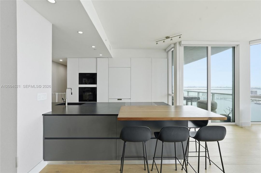 For Sale: $1,700,000 (3 beds, 3 baths, 1795 Square Feet)