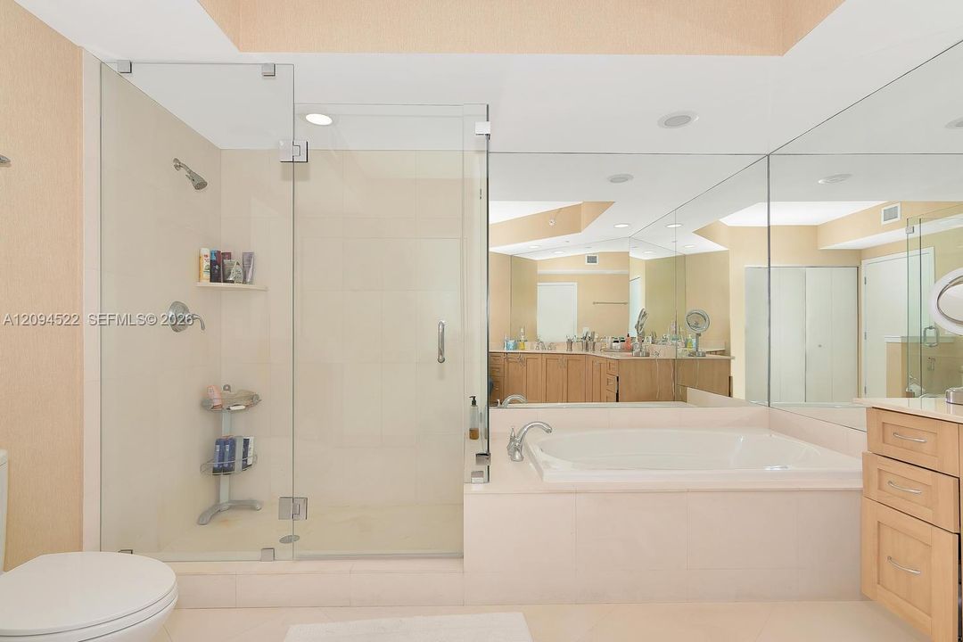 En Venta: $1,425,000 (3 camas, 3 baños, 1888 Pies cuadrados)