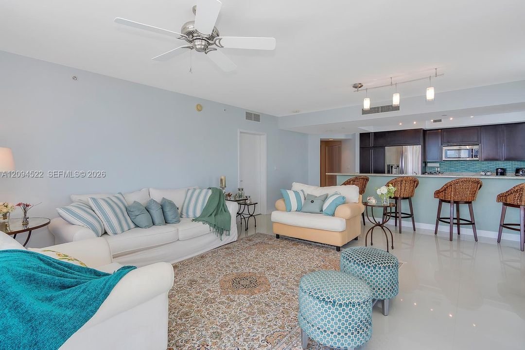 En Venta: $1,425,000 (3 camas, 3 baños, 1888 Pies cuadrados)