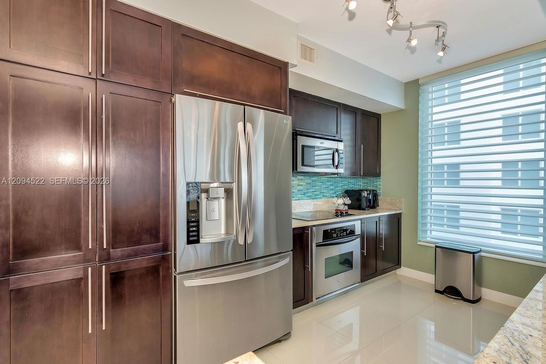 En Venta: $1,425,000 (3 camas, 3 baños, 1888 Pies cuadrados)