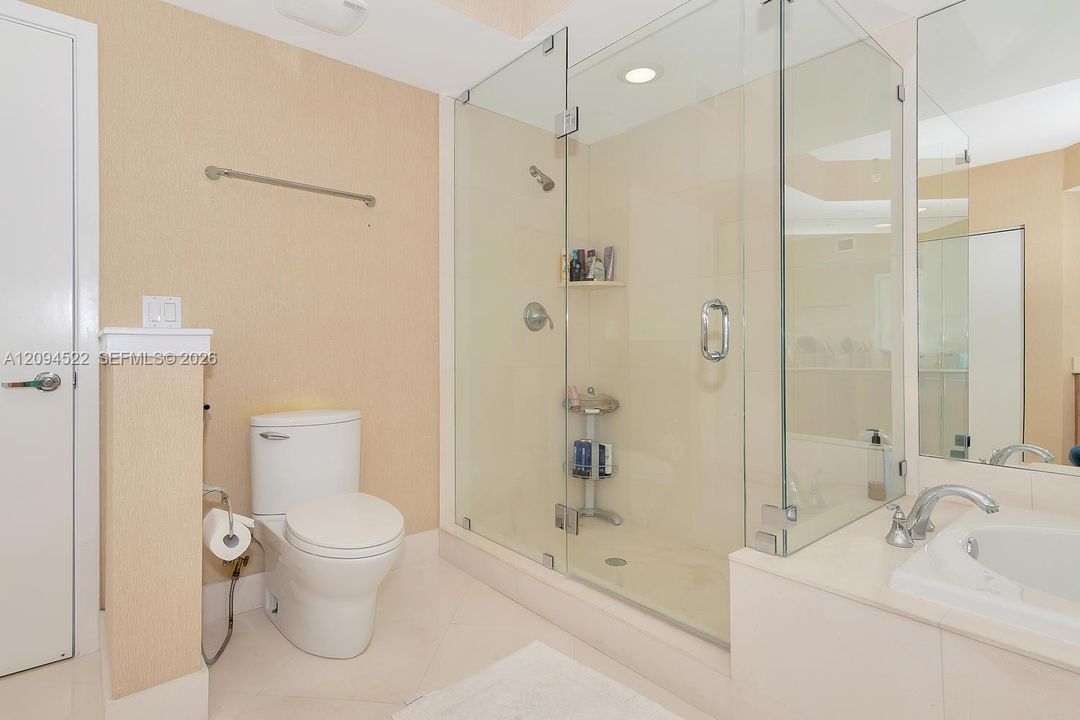 En Venta: $1,425,000 (3 camas, 3 baños, 1888 Pies cuadrados)