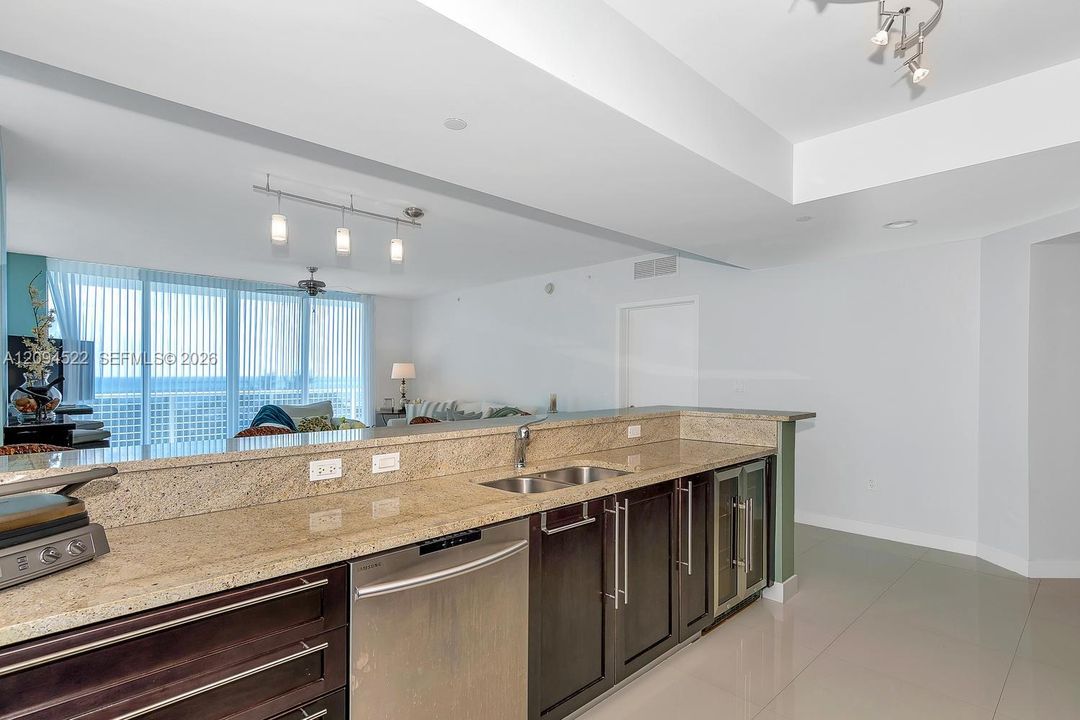 En Venta: $1,425,000 (3 camas, 3 baños, 1888 Pies cuadrados)