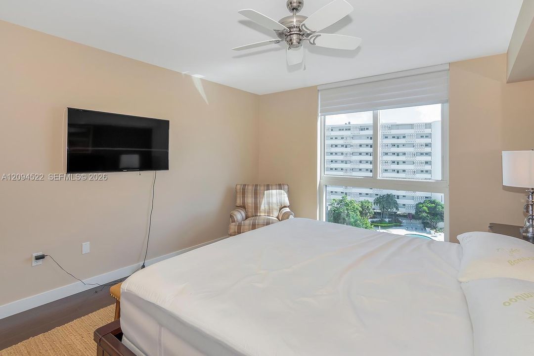 En Venta: $1,425,000 (3 camas, 3 baños, 1888 Pies cuadrados)