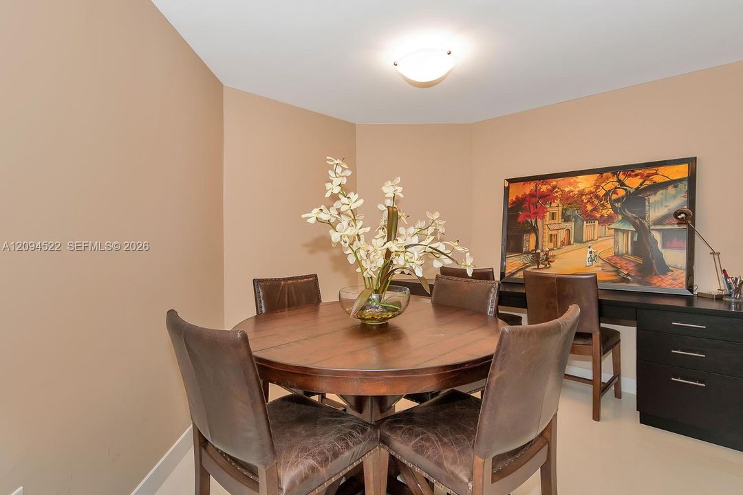 En Venta: $1,425,000 (3 camas, 3 baños, 1888 Pies cuadrados)