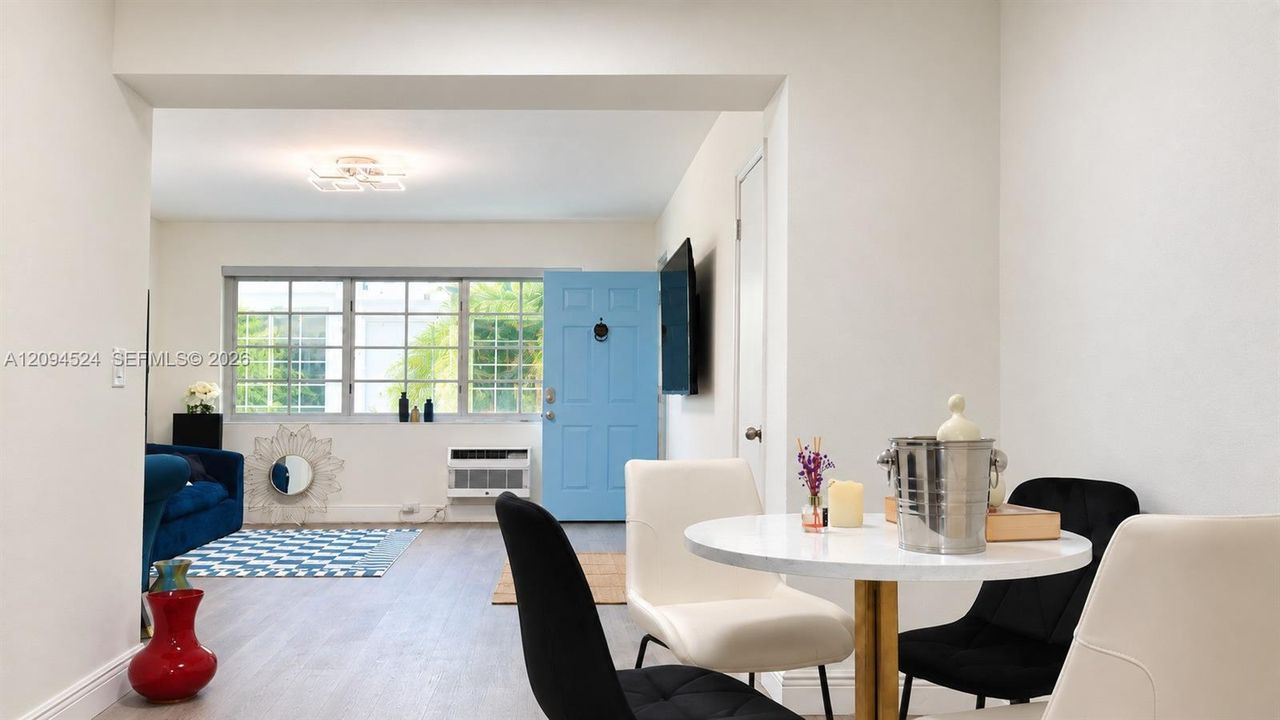 For Rent: $2,600 (1 beds, 1 baths, 750 Square Feet)