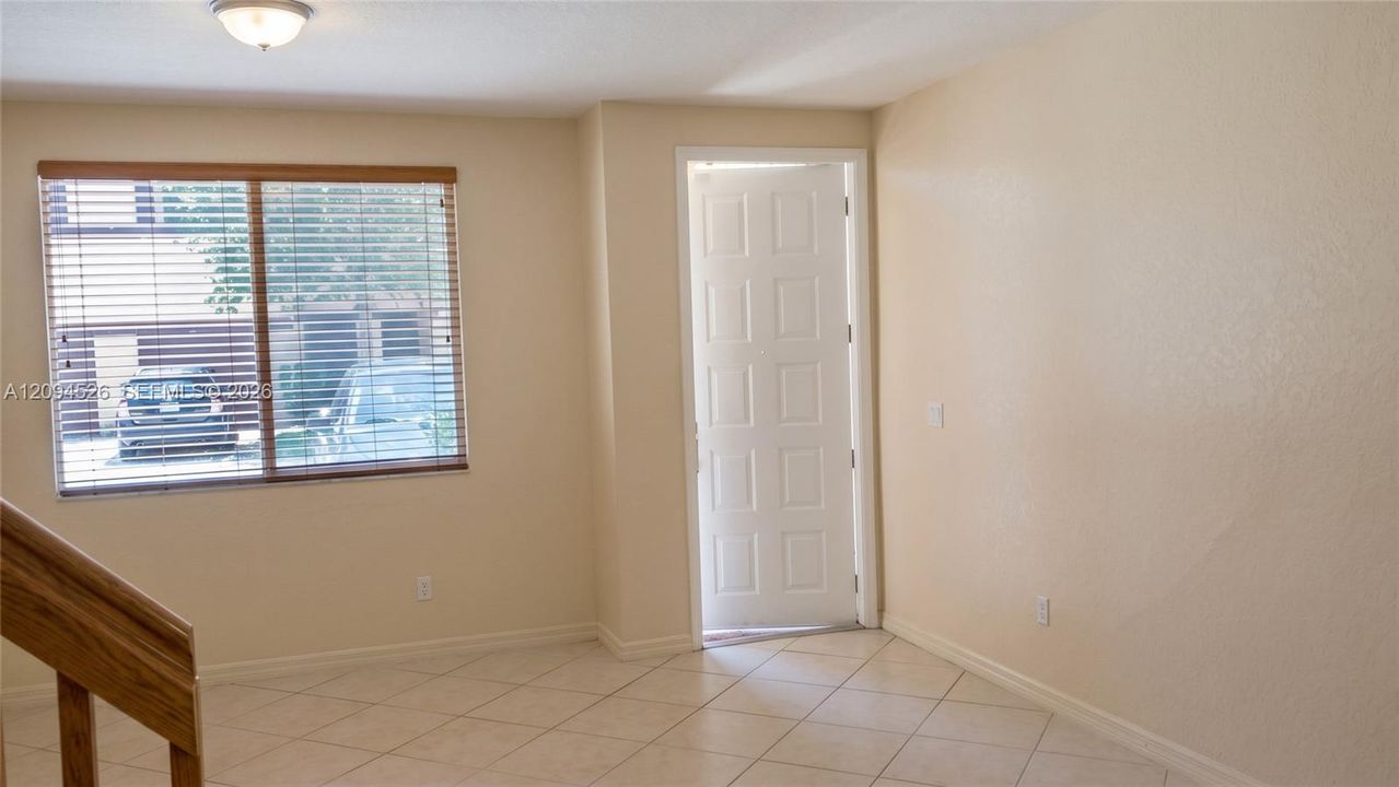 En Venta: $239,000 (3 camas, 2 baños, 1318 Pies cuadrados)