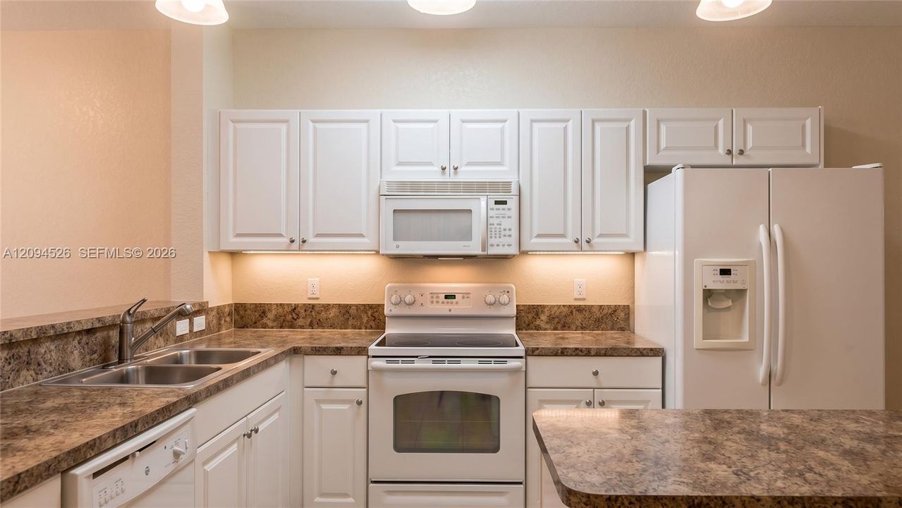 En Venta: $239,000 (3 camas, 2 baños, 1318 Pies cuadrados)