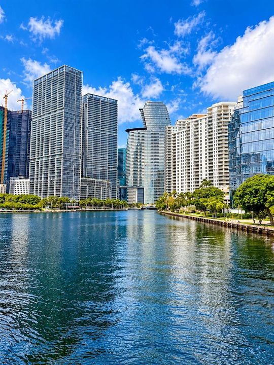 For Rent: $3,600 (1 beds, 1 baths, 863 Square Feet)