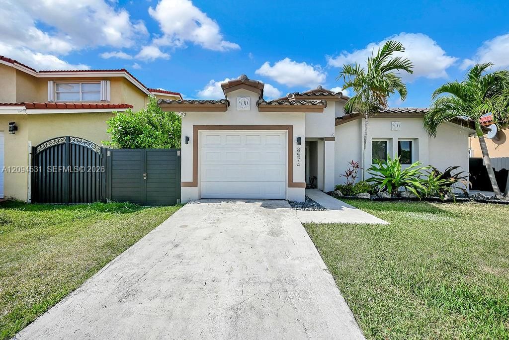 For Rent: $3,600 (3 beds, 2 baths, 1193 Square Feet)