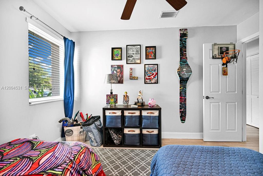 For Rent: $3,600 (3 beds, 2 baths, 1193 Square Feet)