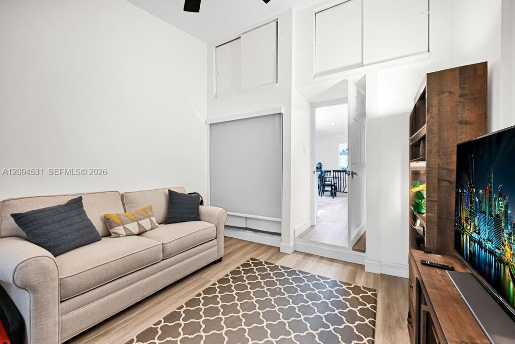 For Rent: $3,600 (3 beds, 2 baths, 1193 Square Feet)