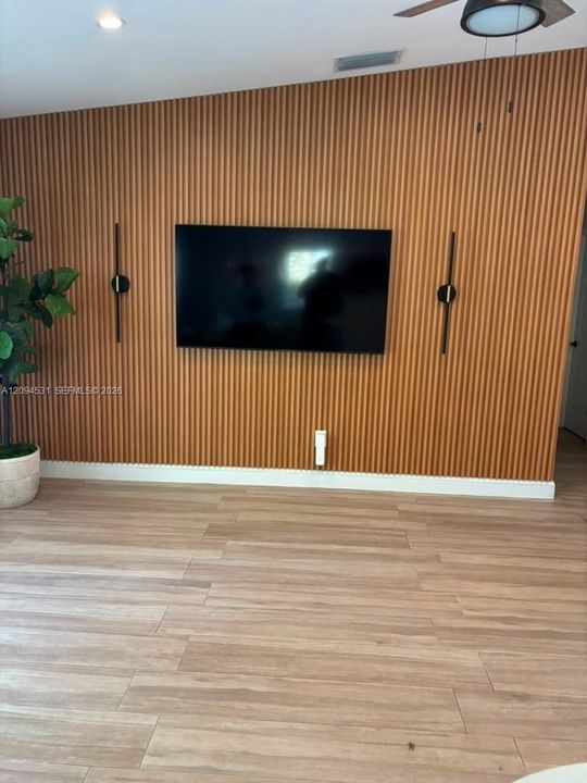 For Rent: $3,600 (3 beds, 2 baths, 1193 Square Feet)