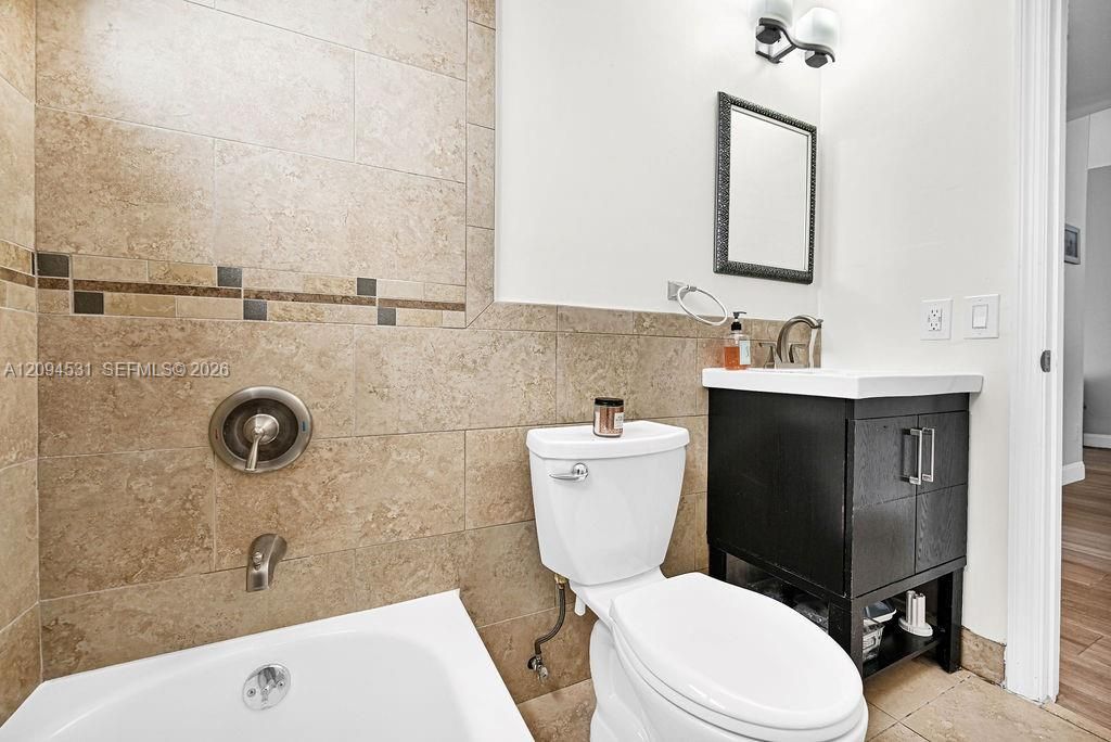 For Rent: $3,600 (3 beds, 2 baths, 1193 Square Feet)