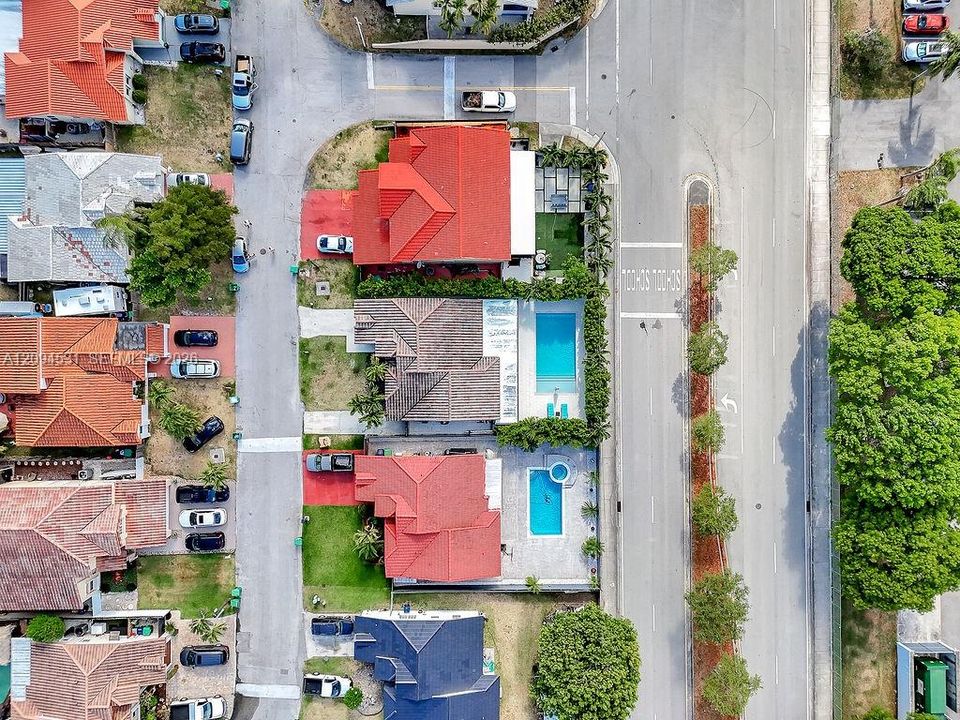 For Rent: $3,600 (3 beds, 2 baths, 1193 Square Feet)