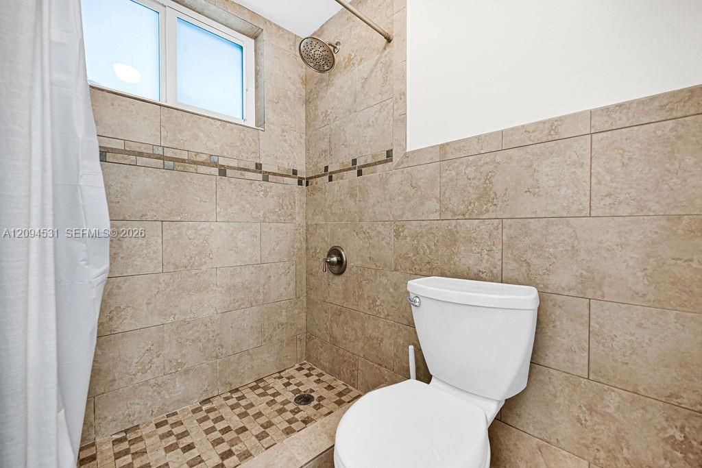 For Rent: $3,600 (3 beds, 2 baths, 1193 Square Feet)