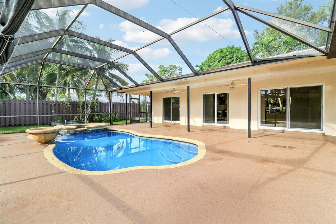 Screened in Pool