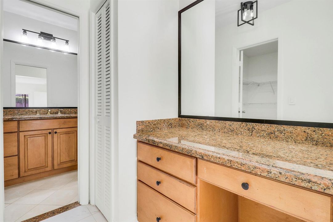 Master Vanity