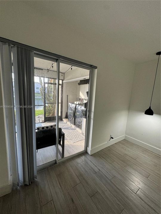 For Rent: $2,400 (2 beds, 2 baths, 955 Square Feet)