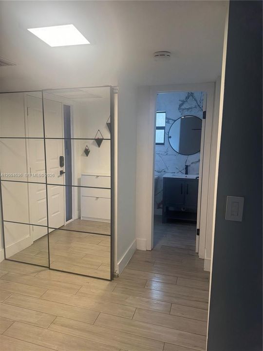 For Rent: $2,400 (2 beds, 2 baths, 955 Square Feet)