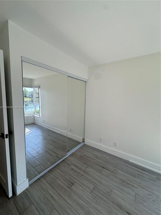 For Rent: $2,400 (2 beds, 2 baths, 955 Square Feet)