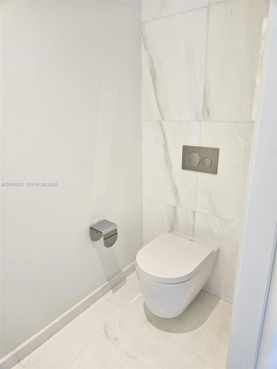 For Rent: $6,300 (1 beds, 1 baths, 679 Square Feet)