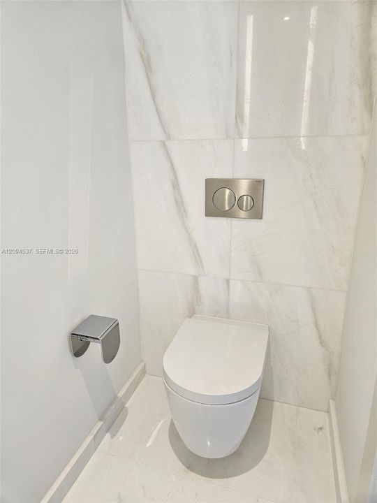 For Rent: $6,300 (1 beds, 1 baths, 679 Square Feet)