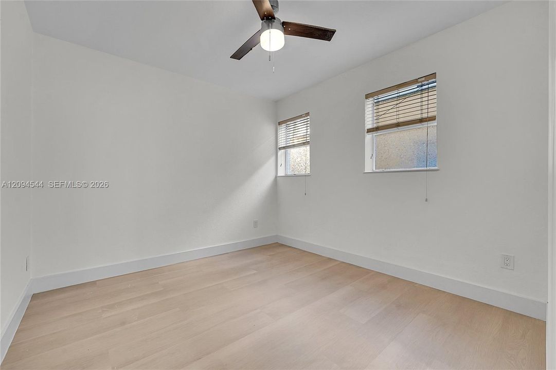 For Rent: $3,000 (2 beds, 2 baths, 800 Square Feet)