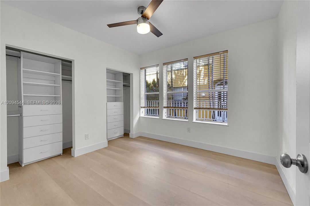 For Rent: $3,000 (2 beds, 2 baths, 800 Square Feet)