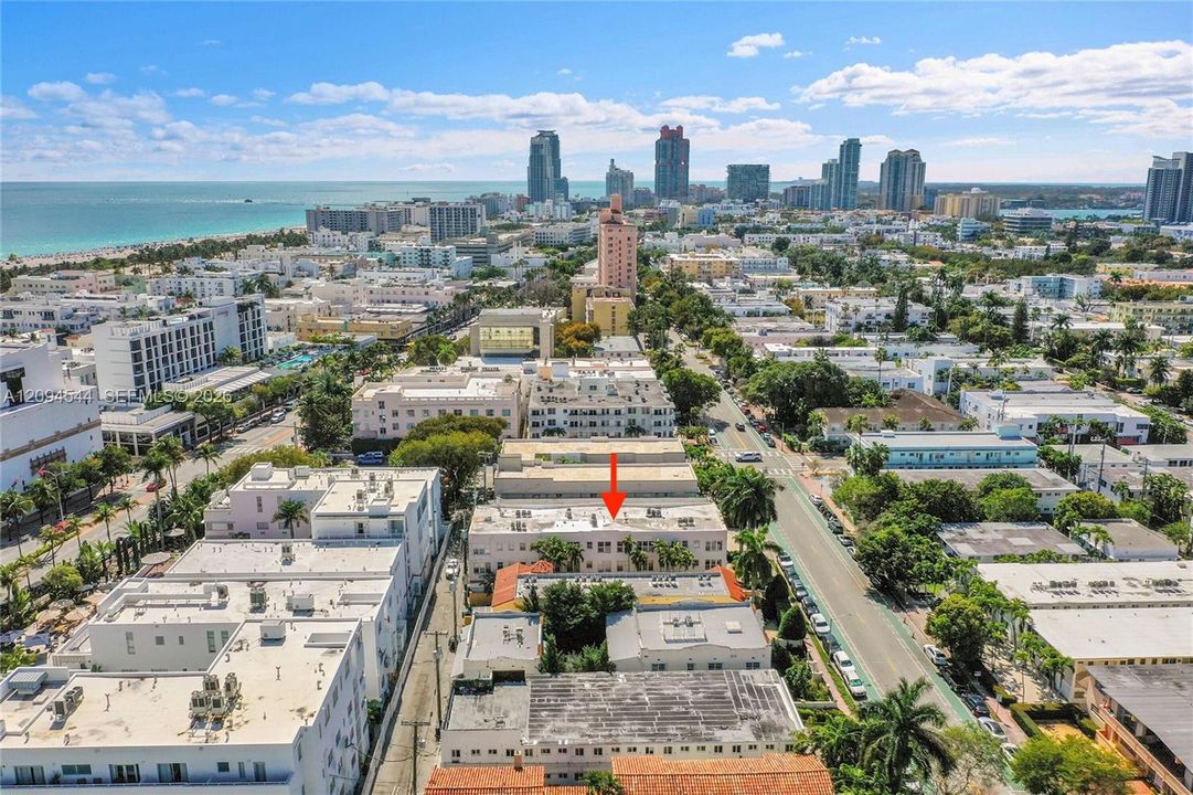 For Rent: $3,000 (2 beds, 2 baths, 800 Square Feet)