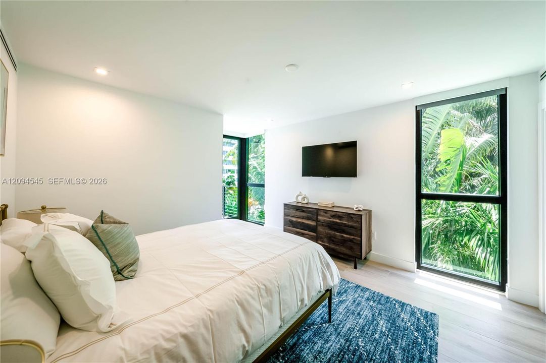 En Venta: $3,250,000 (3 camas, 3 baños, 2210 Pies cuadrados)