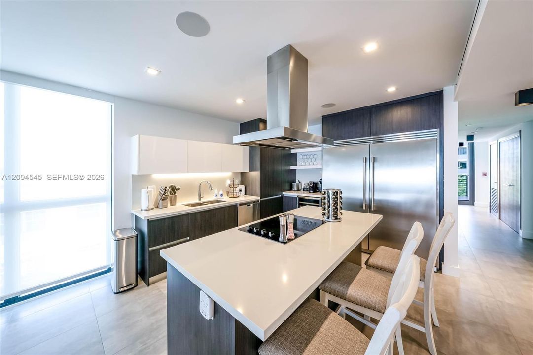En Venta: $3,250,000 (3 camas, 3 baños, 2210 Pies cuadrados)