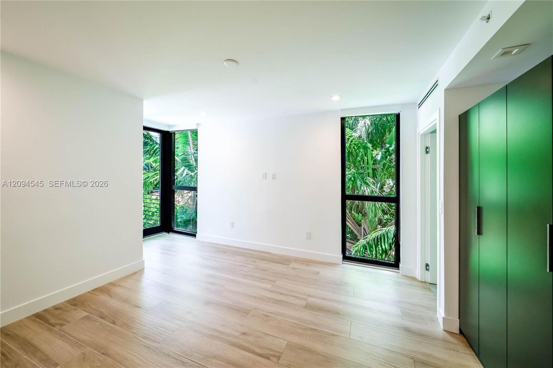 En Venta: $3,250,000 (3 camas, 3 baños, 2210 Pies cuadrados)
