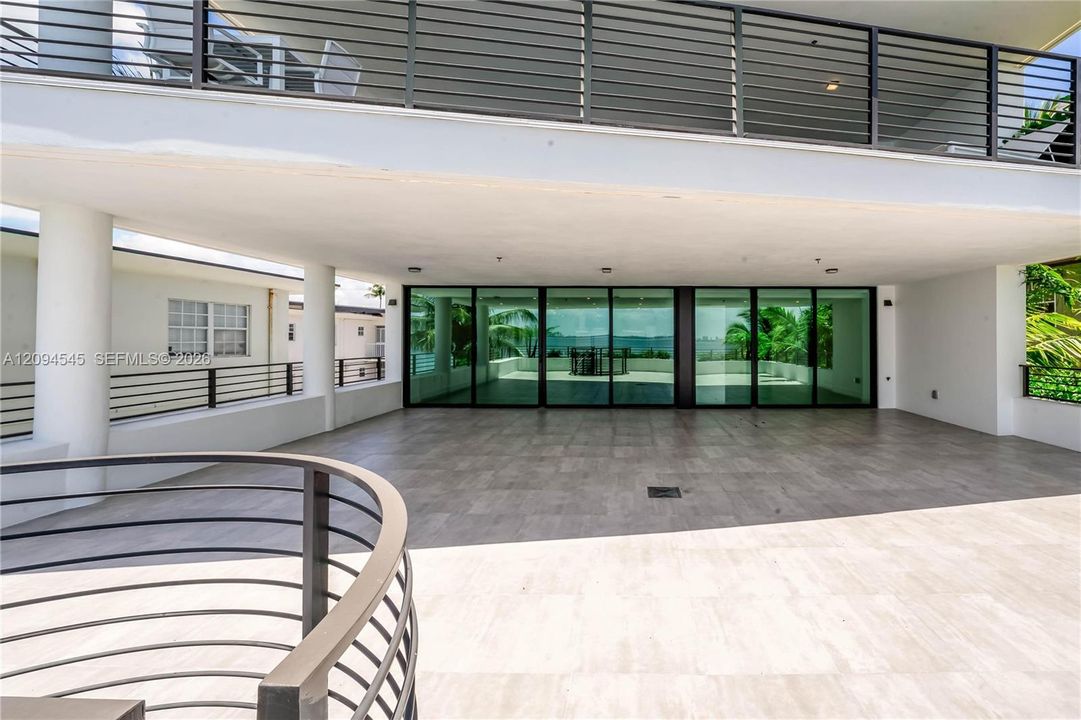 En Venta: $3,250,000 (3 camas, 3 baños, 2210 Pies cuadrados)