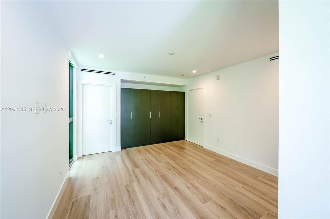 En Venta: $3,250,000 (3 camas, 3 baños, 2210 Pies cuadrados)