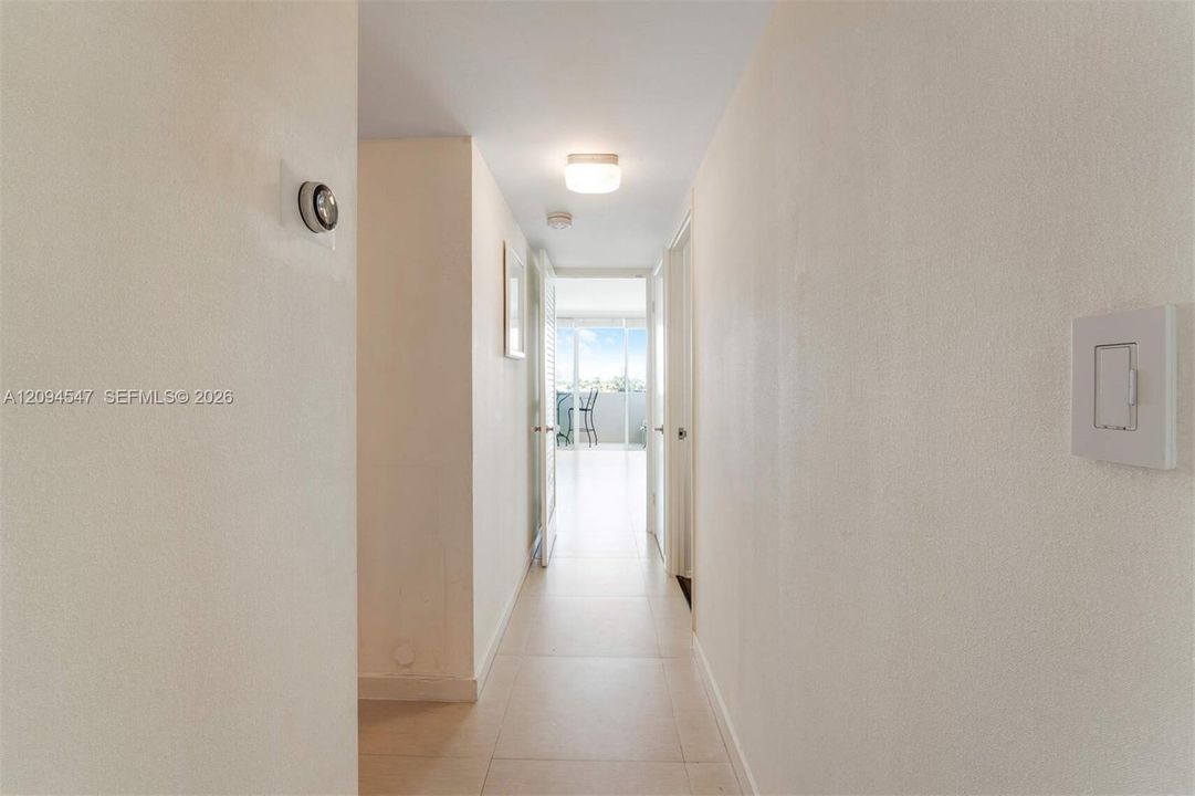 На продажу: $950,000 (2 спален, 2 ванн, 1305 Квадратных фут)