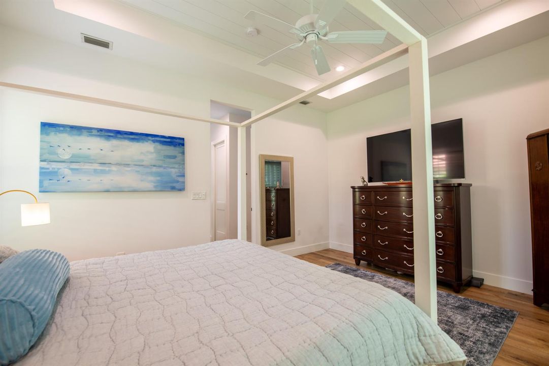 15 Primary Bedroom