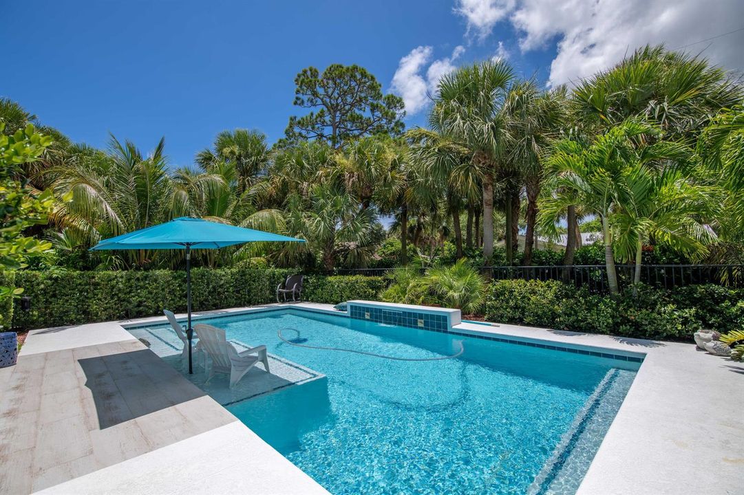 28 Exterior Back - Pool