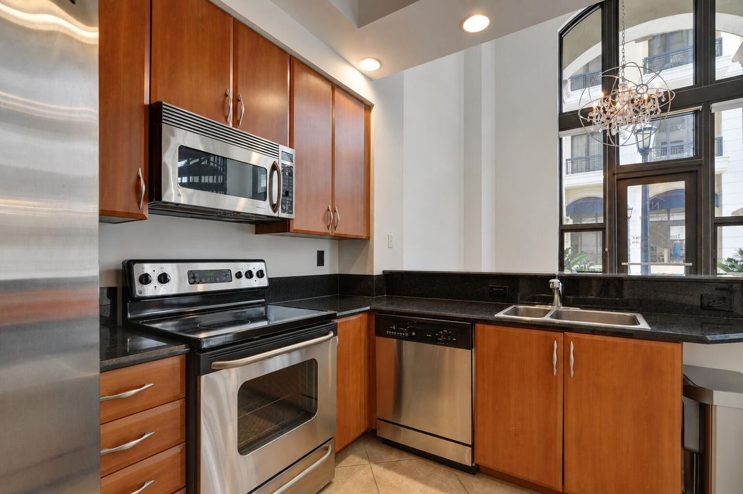full kitchen