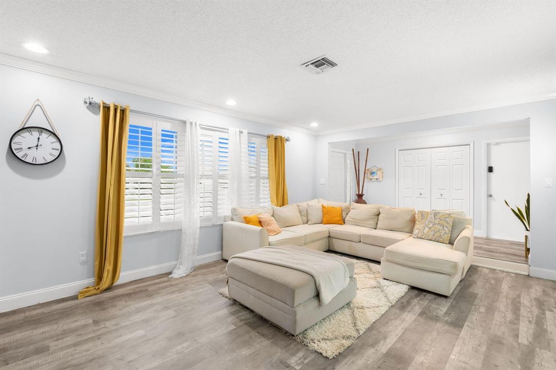 7-web-or-mls-1852 Nw 82 nd Ave Coral Spr
