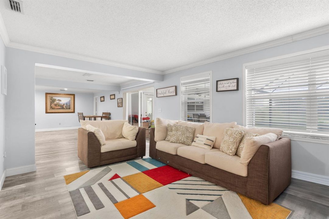 32-web-or-mls-1852 Nw 82 nd Ave Coral Sp