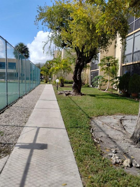 For Sale: $290,000 (2 beds, 2 baths, 1235 Square Feet)
