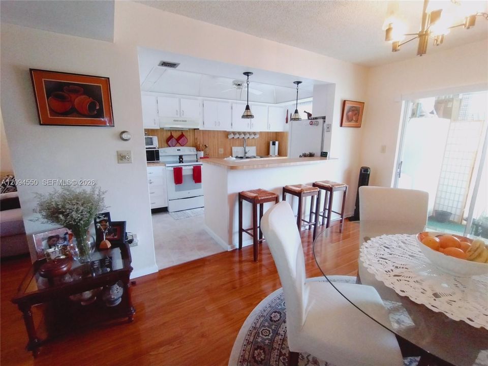 For Sale: $290,000 (2 beds, 2 baths, 1235 Square Feet)